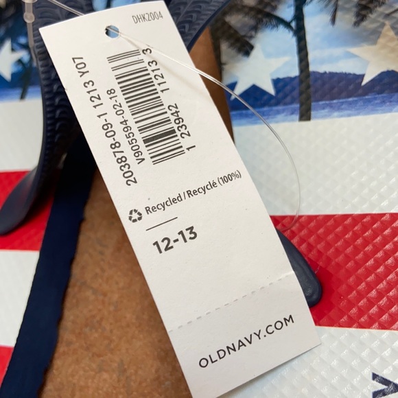 NWT Old Navy USA American Flag flip flops - Picture 2 of 4